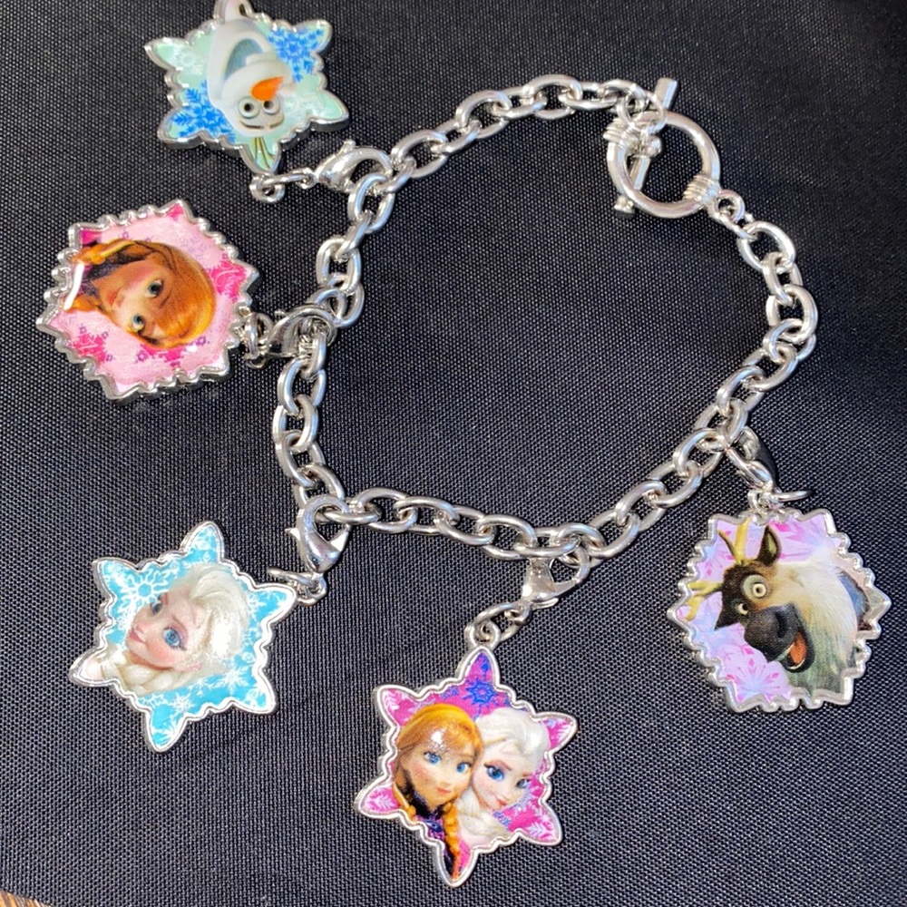 Disney Frozen Charm Bracelet 5 charms